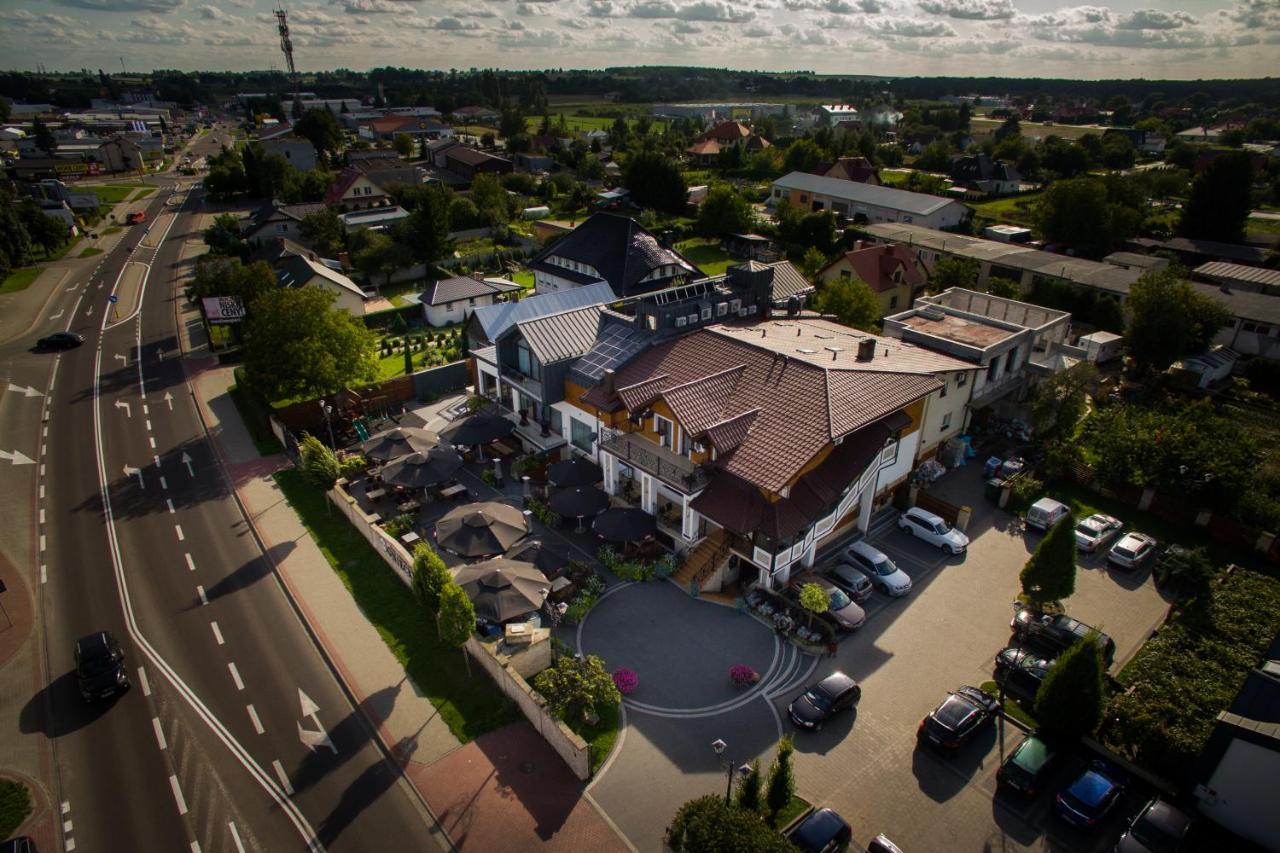 Gniecki Hotel & Restaurant - Hotel Hrubieszow Extérieur photo